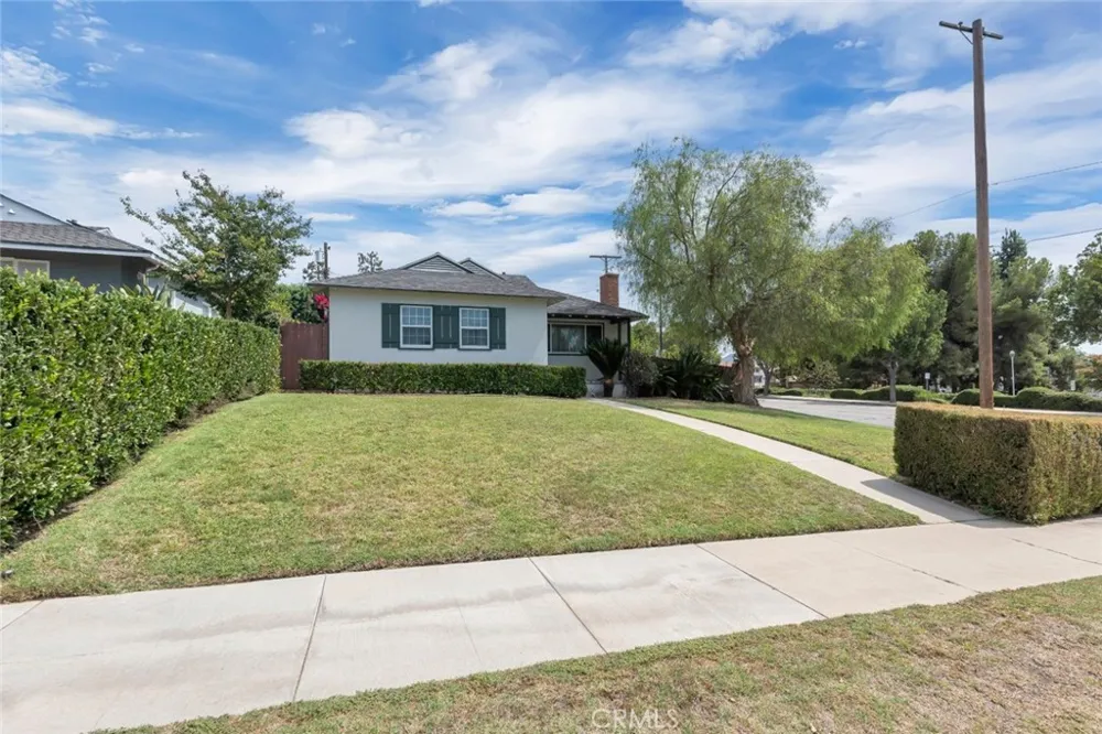 400 University Avenue Burbank, CA 91504