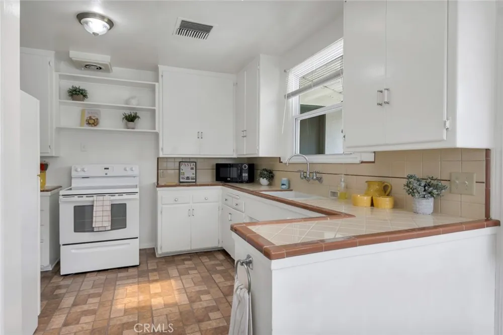 400 University Avenue Burbank, CA 91504