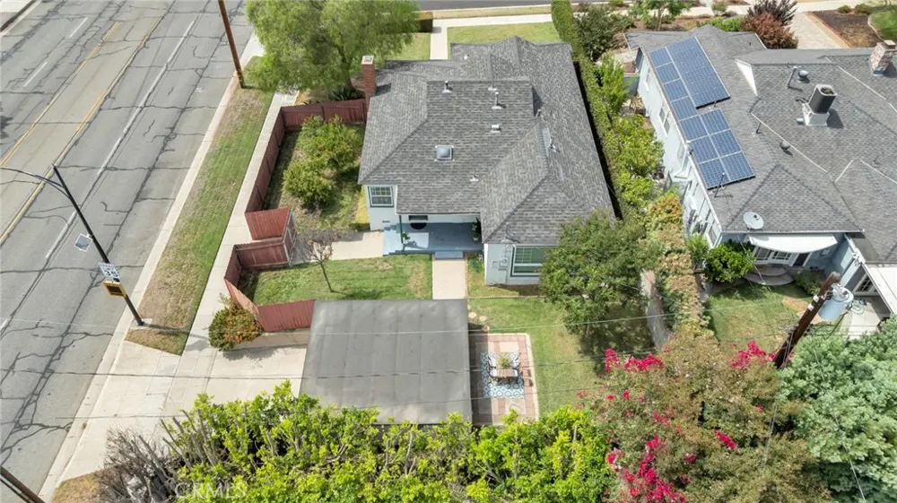 400 University Avenue Burbank, CA 91504