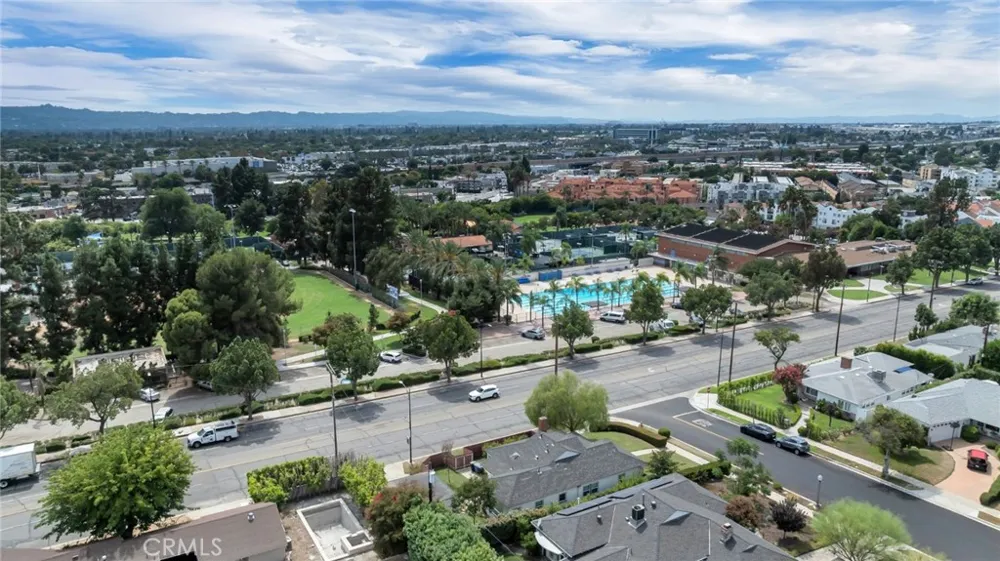400 University Avenue Burbank, CA 91504