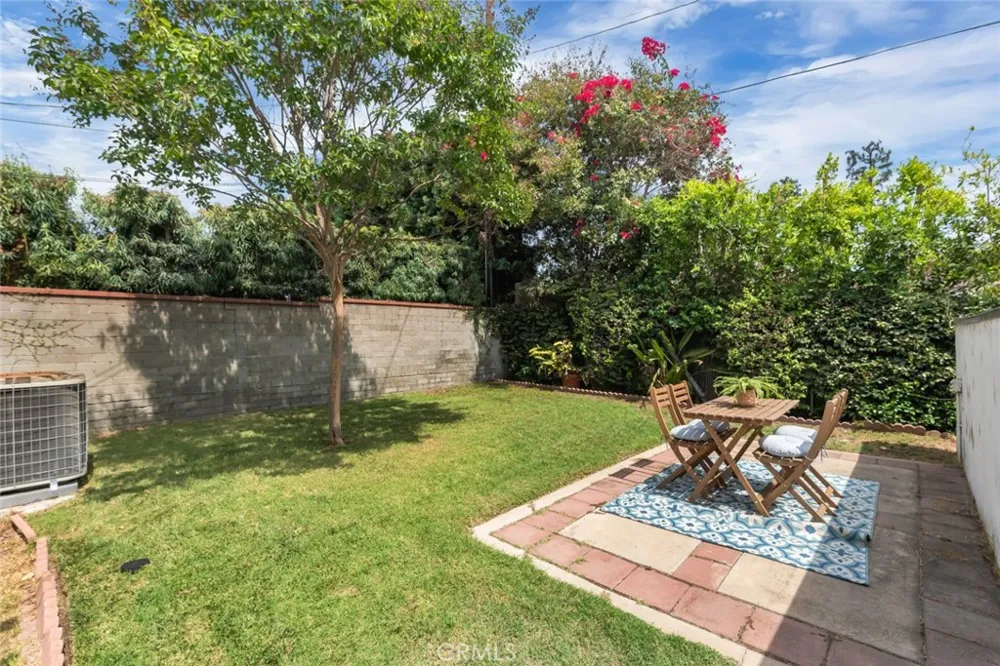 400 University Avenue Burbank, CA 91504