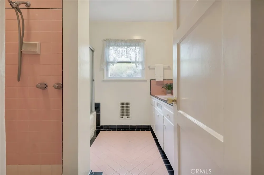 400 University Avenue Burbank, CA 91504