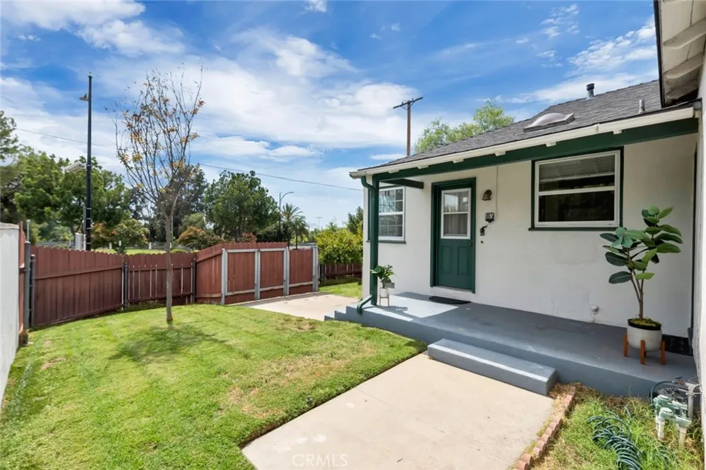 400 University Avenue Burbank, CA 91504