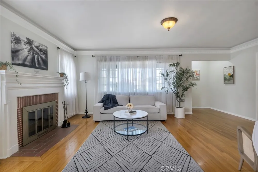 400 University Avenue Burbank, CA 91504