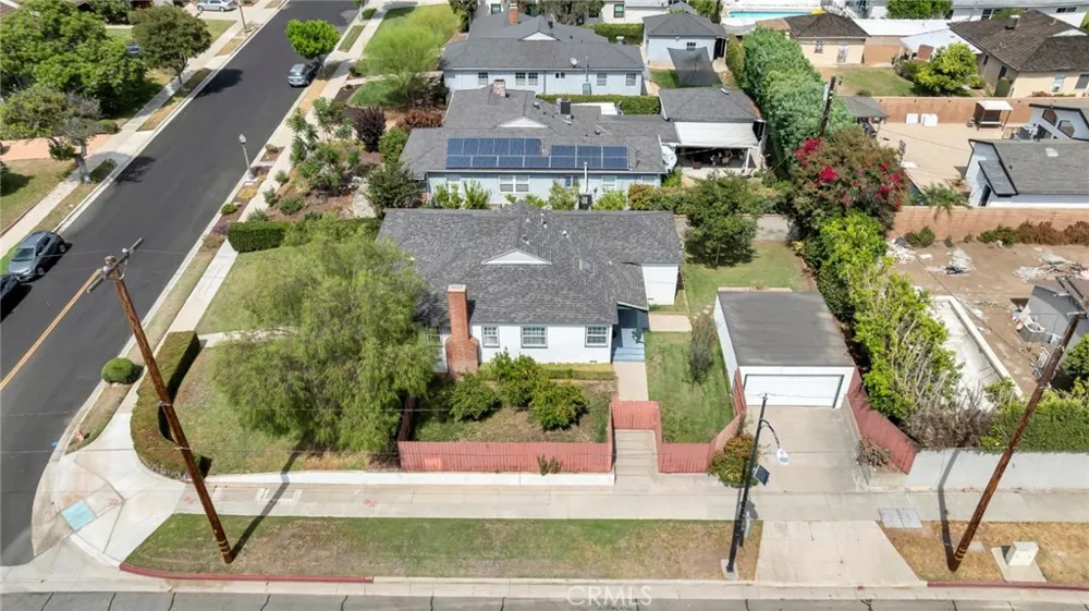 400 University Avenue Burbank, CA 91504