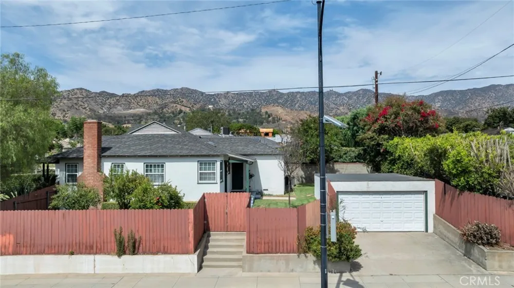 400 University Avenue Burbank, CA 91504