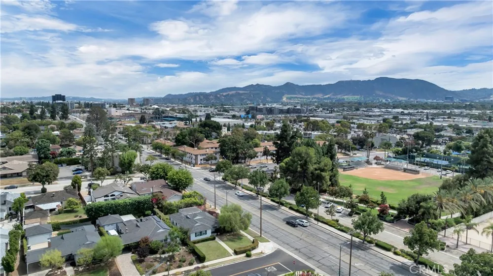 400 University Avenue Burbank, CA 91504