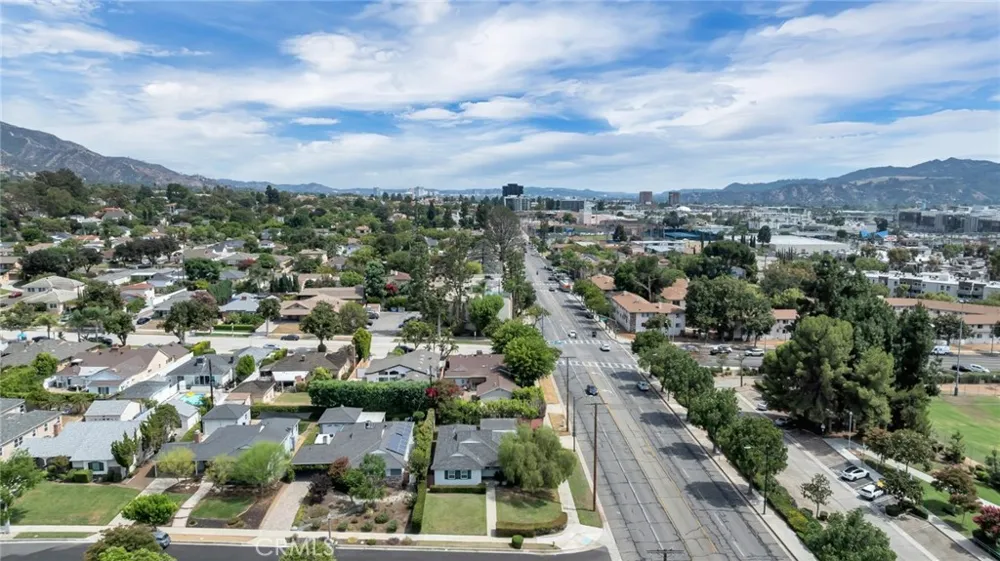 400 University Avenue Burbank, CA 91504