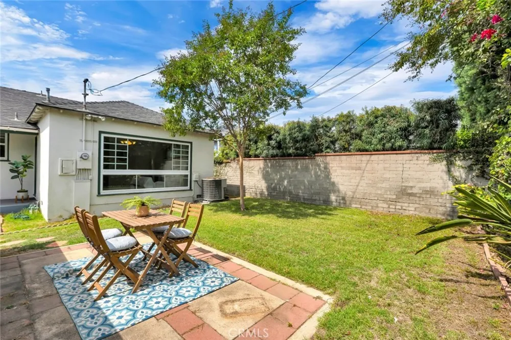 400 University Avenue Burbank, CA 91504