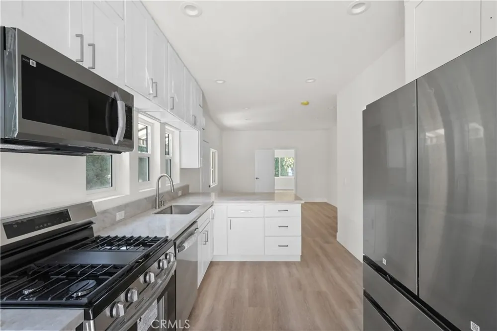 1530 Mariposa Hollywood, CA 90027