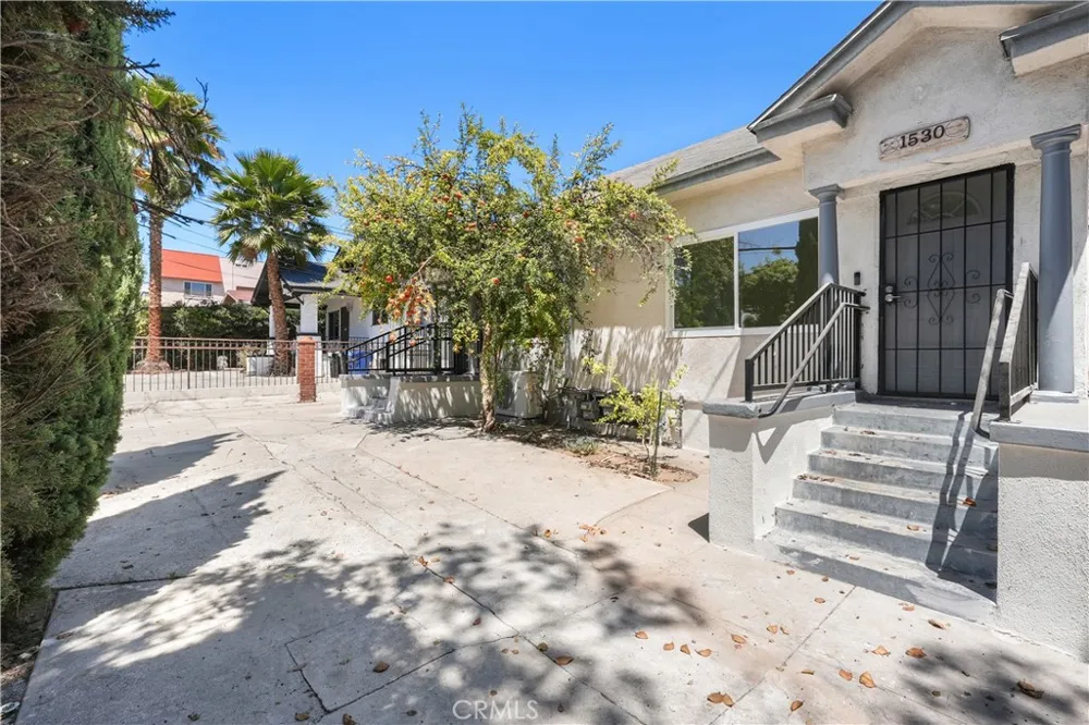 1530 Mariposa Hollywood, CA 90027