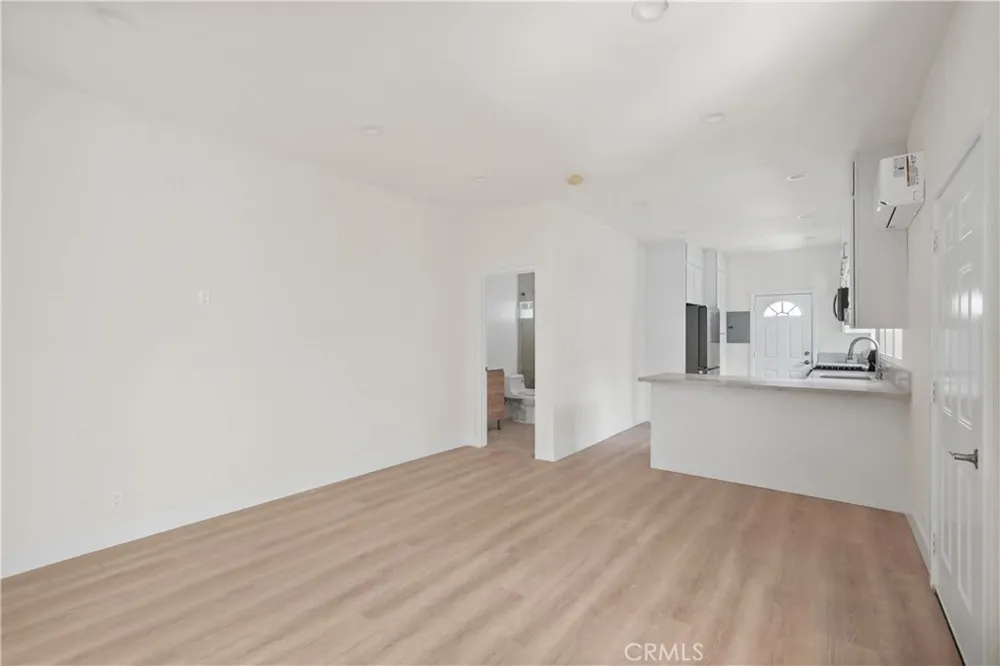 1530 Mariposa Hollywood, CA 90027