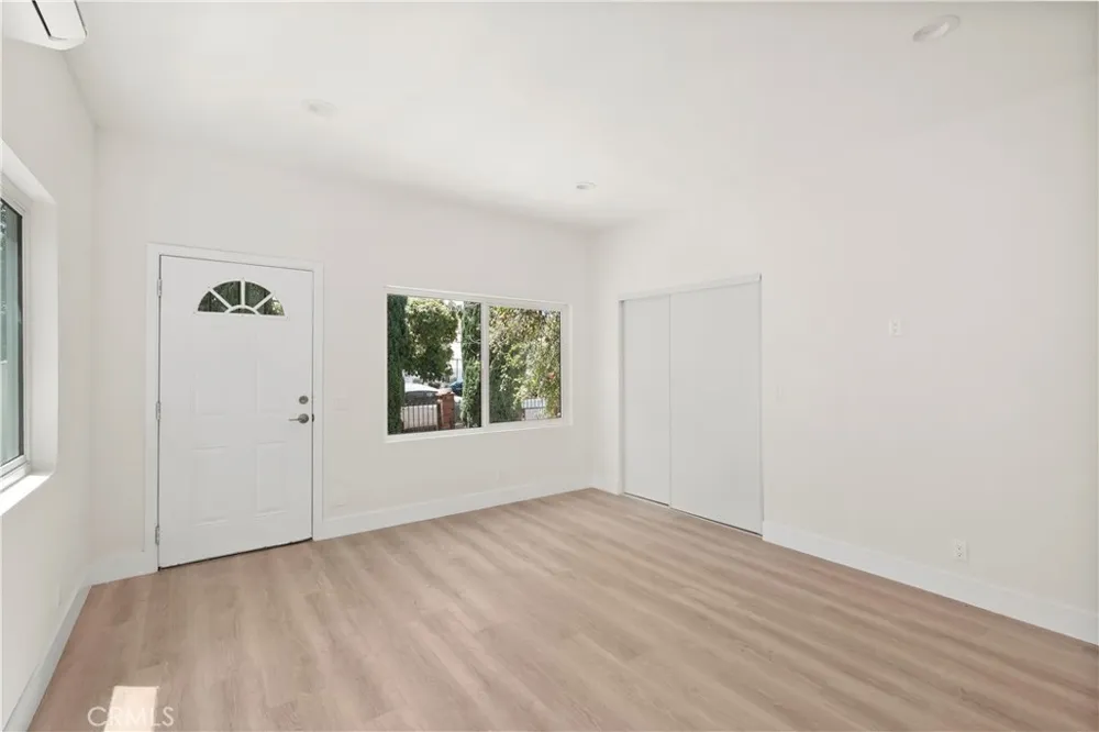 1530 Mariposa Hollywood, CA 90027