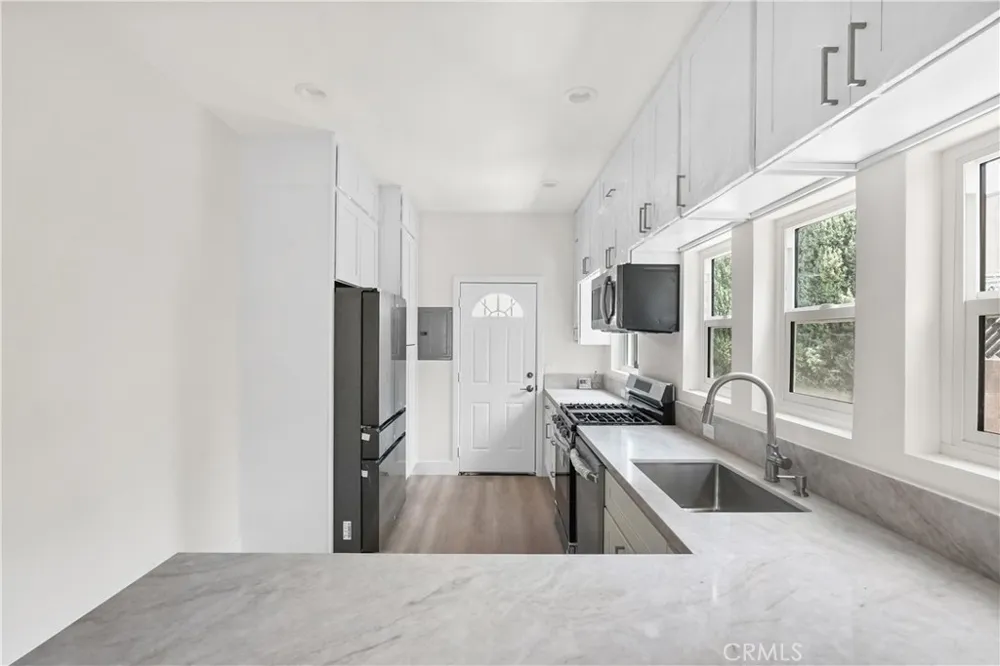 1530 Mariposa Hollywood, CA 90027