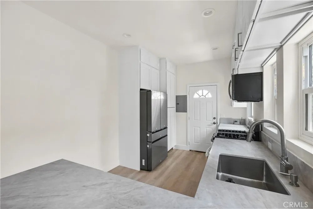 1530 Mariposa Hollywood, CA 90027