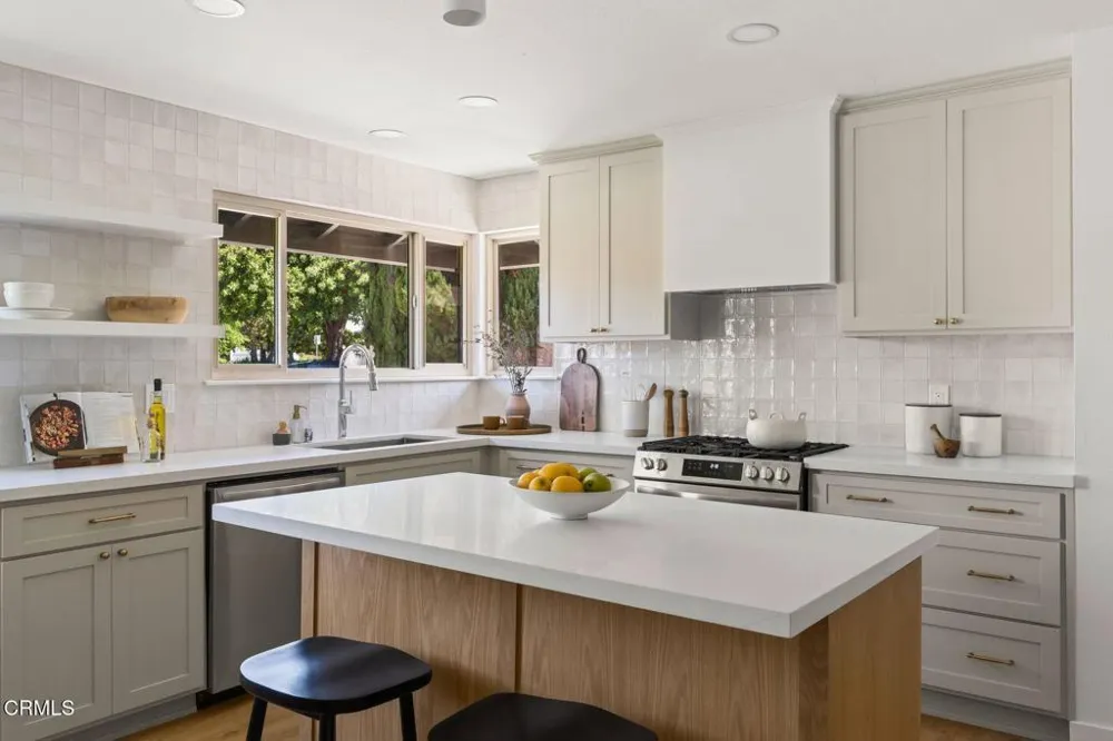2219 Goldsmith Avenue Thousand Oaks, CA 91360
