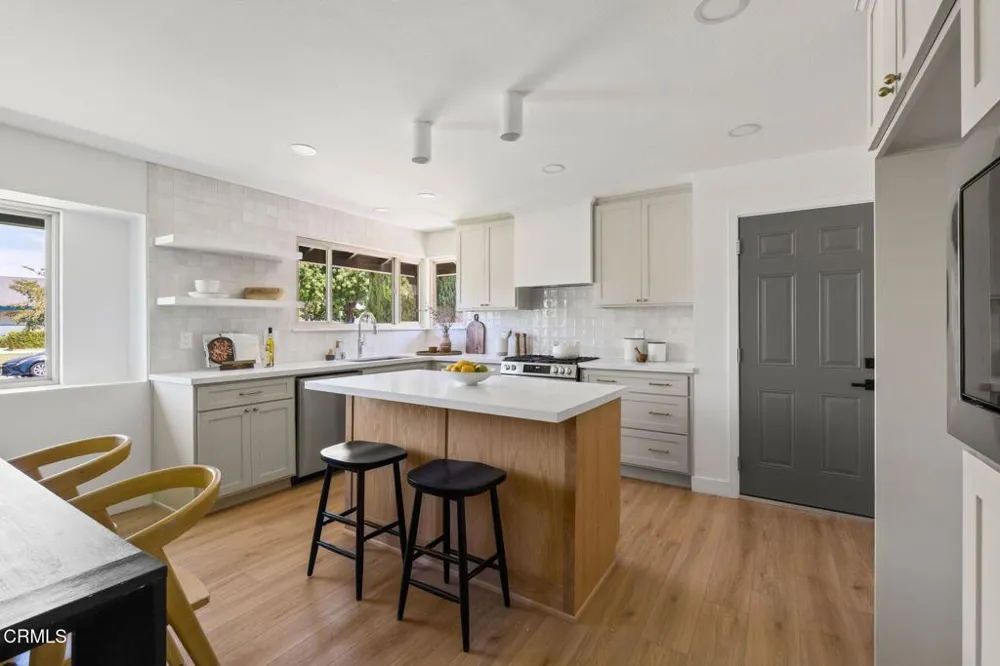 2219 Goldsmith Avenue Thousand Oaks, CA 91360