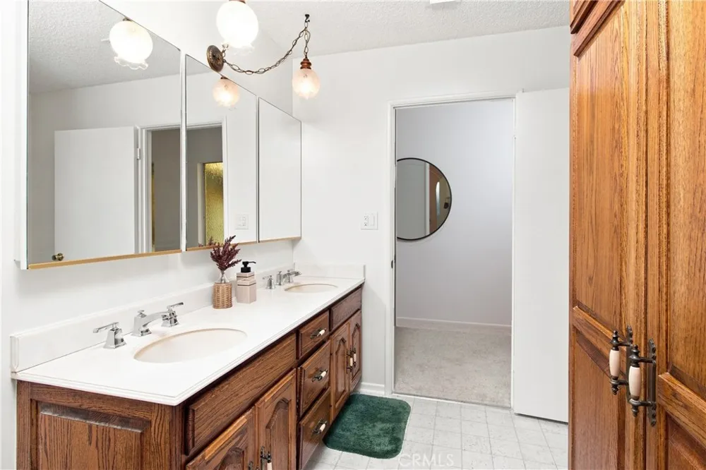 1818 Hilton Drive Burbank, CA 91504