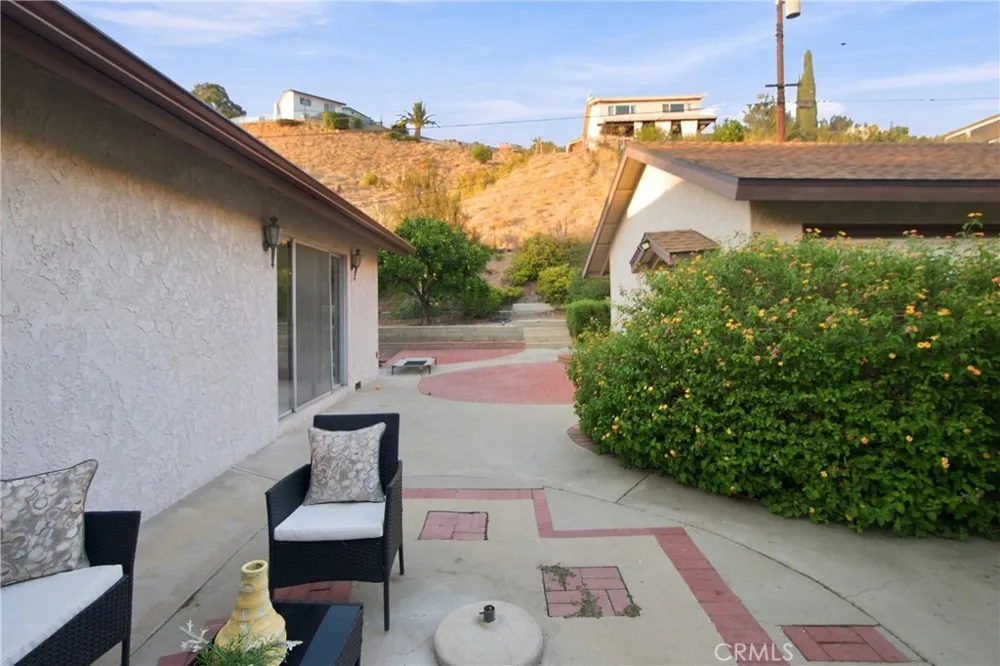 1818 Hilton Drive Burbank, CA 91504
