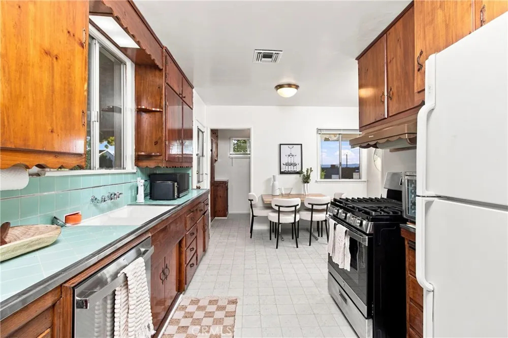 1818 Hilton Drive Burbank, CA 91504