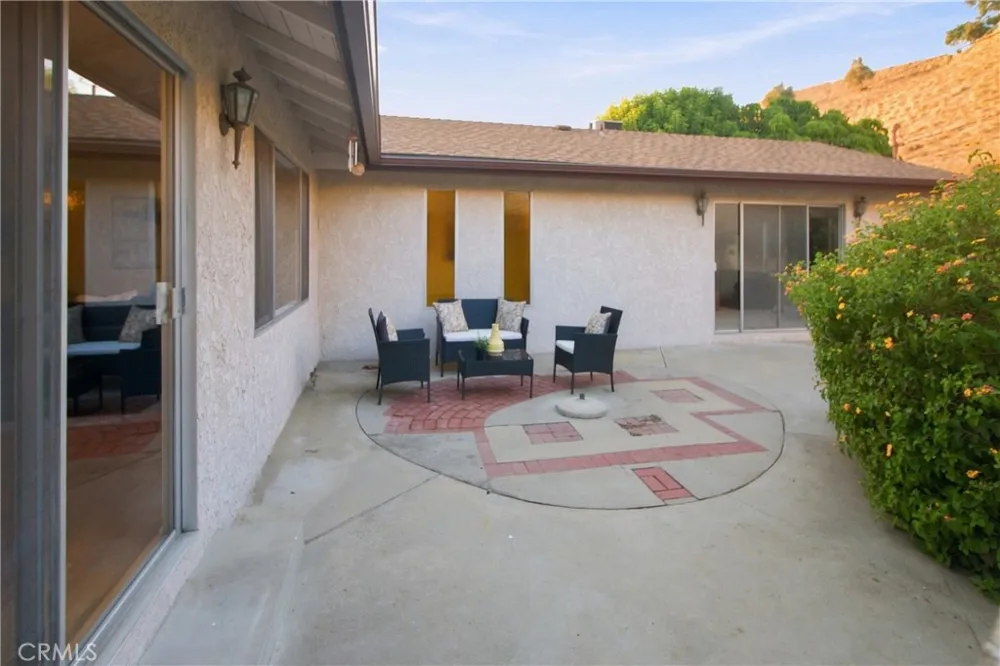 1818 Hilton Drive Burbank, CA 91504