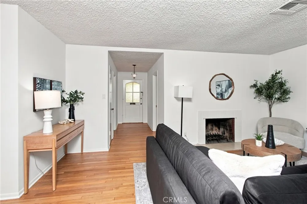 1818 Hilton Drive Burbank, CA 91504