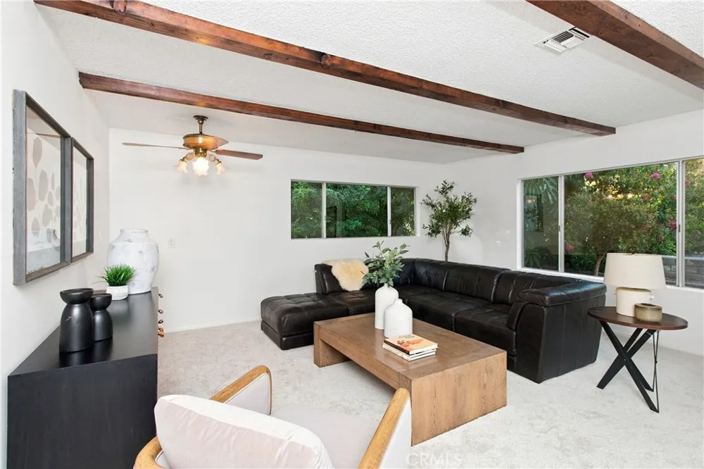 1818 Hilton Drive Burbank, CA 91504