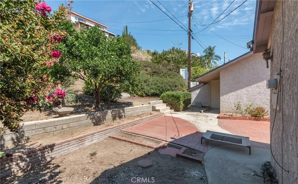1818 Hilton Drive Burbank, CA 91504