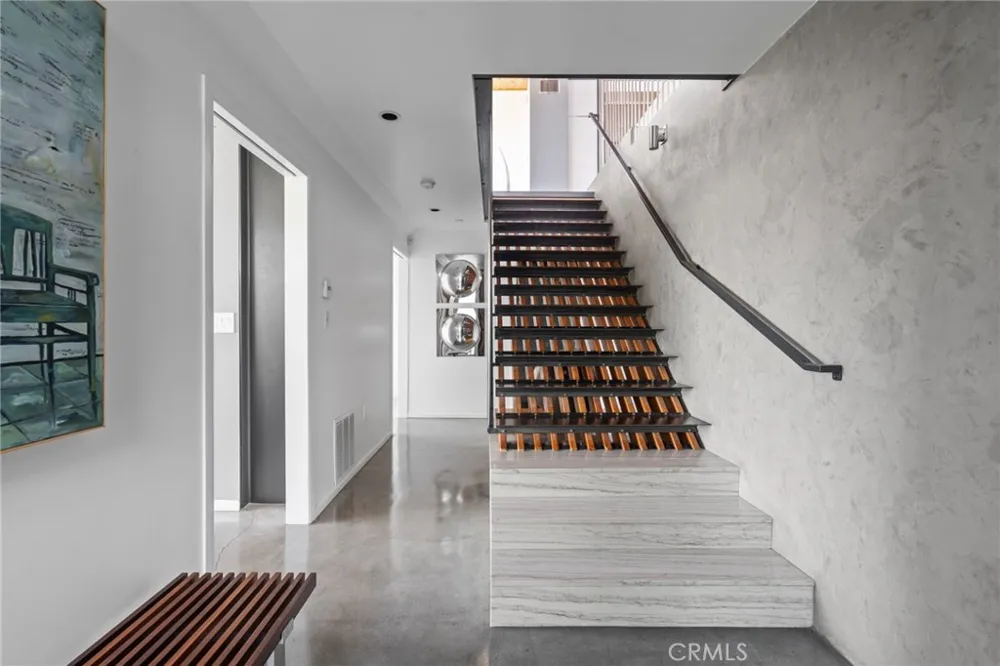 2917 Durand Drive Los Angeles, CA 90068