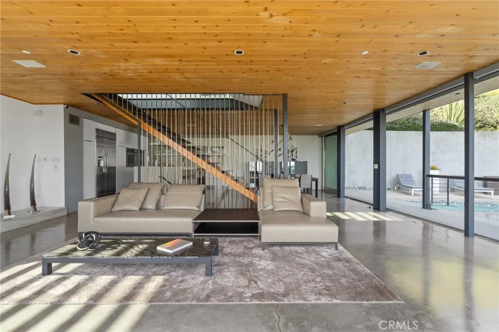 2917 Durand Drive Los Angeles, CA 90068
