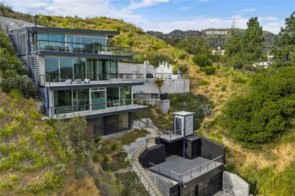 2917 Durand Drive Los Angeles, CA 90068