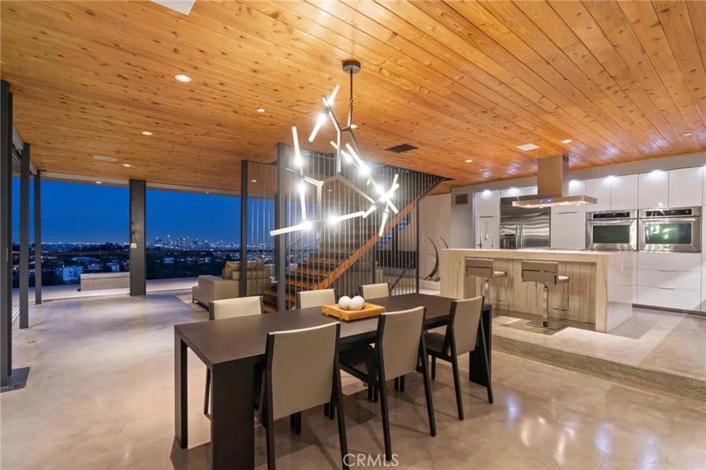 2917 Durand Drive Los Angeles, CA 90068