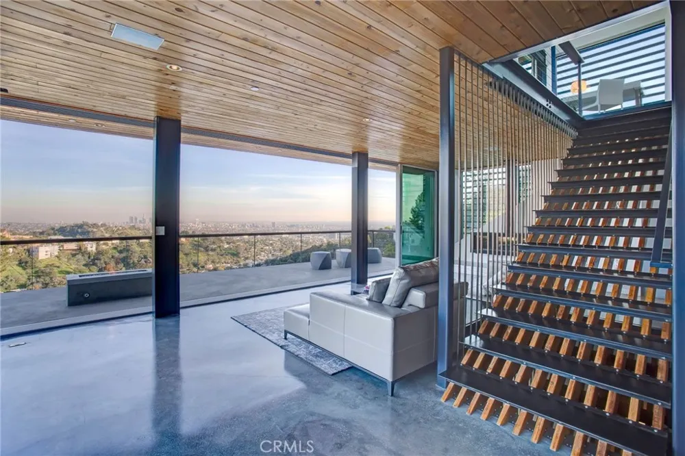 2917 Durand Drive Los Angeles, CA 90068