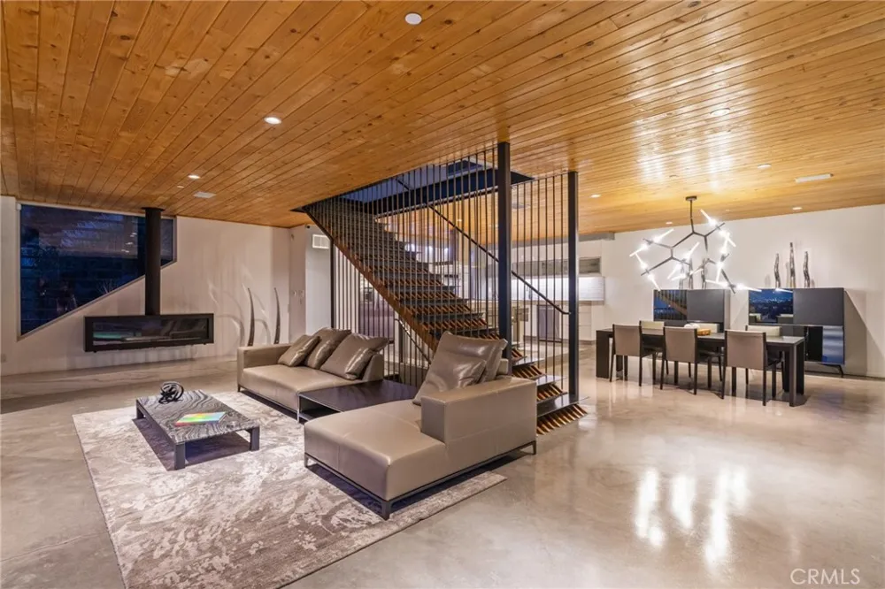 2917 Durand Drive Los Angeles, CA 90068