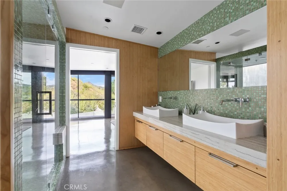 2917 Durand Drive Los Angeles, CA 90068