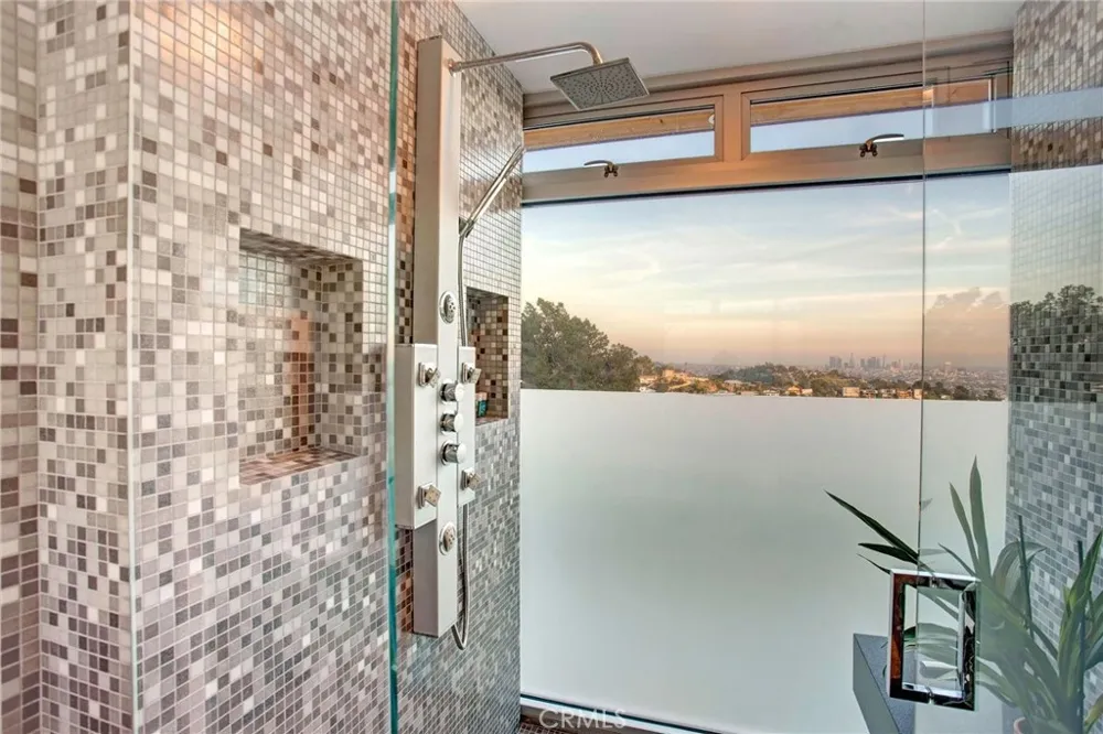 2917 Durand Drive Los Angeles, CA 90068