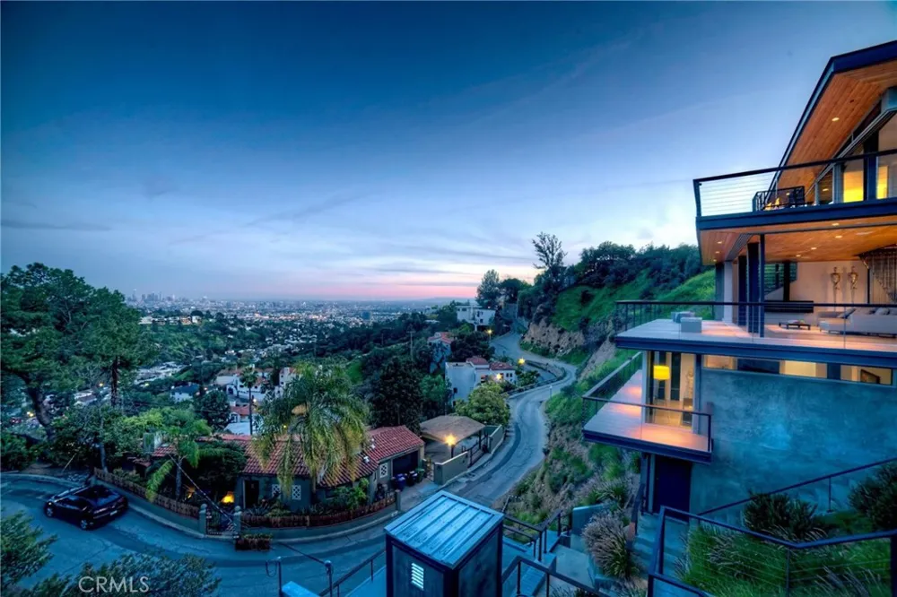 2917 Durand Drive Los Angeles, CA 90068