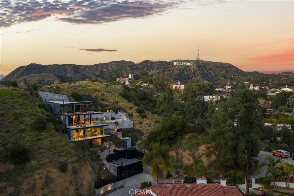 2917 Durand Drive Los Angeles, CA 90068
