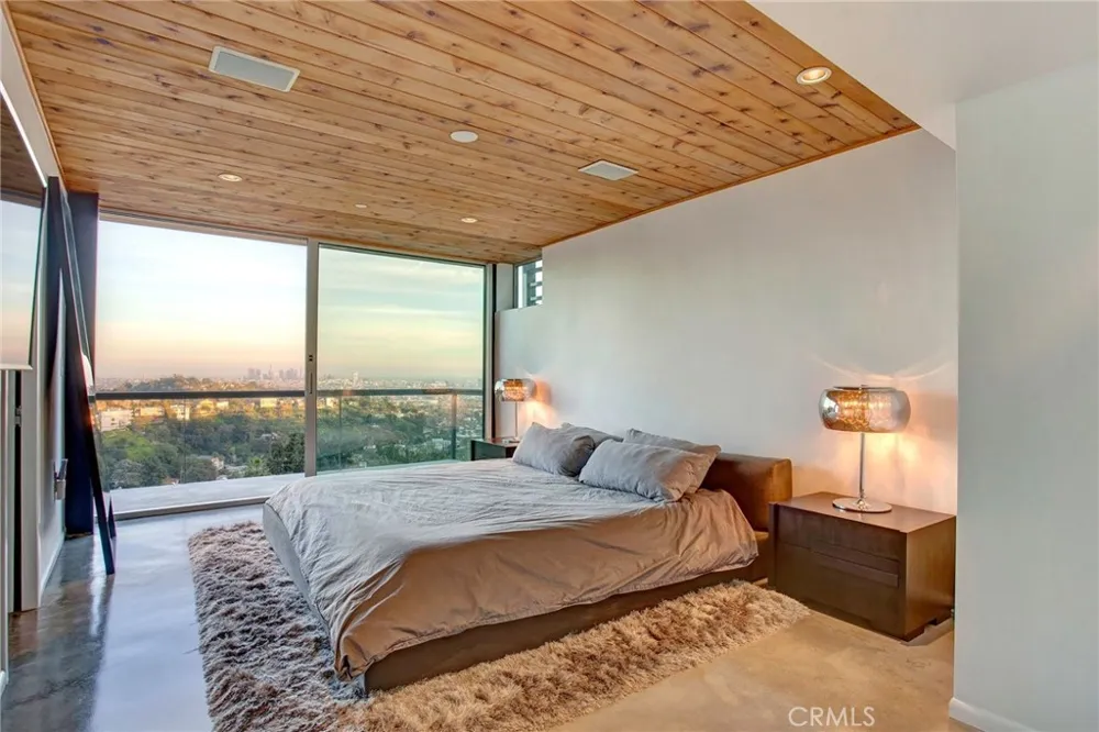 2917 Durand Drive Los Angeles, CA 90068