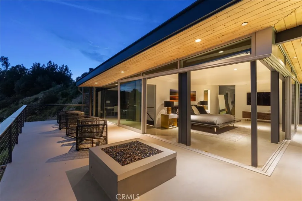 2917 Durand Drive Los Angeles, CA 90068