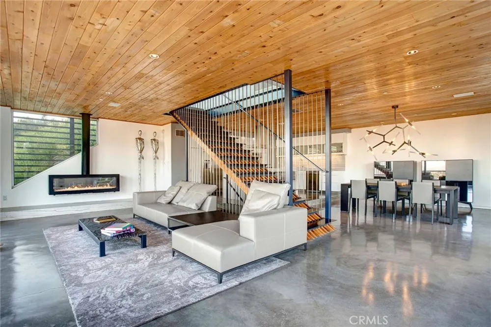 2917 Durand Drive Los Angeles, CA 90068