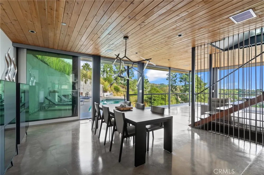 2917 Durand Drive Los Angeles, CA 90068