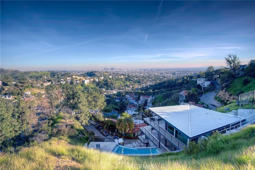 2917 Durand Drive Los Angeles, CA 90068