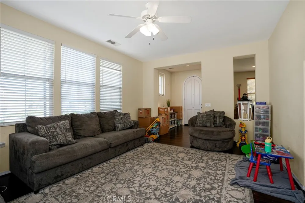 31770 Paseo Bonito Castaic, CA 91384