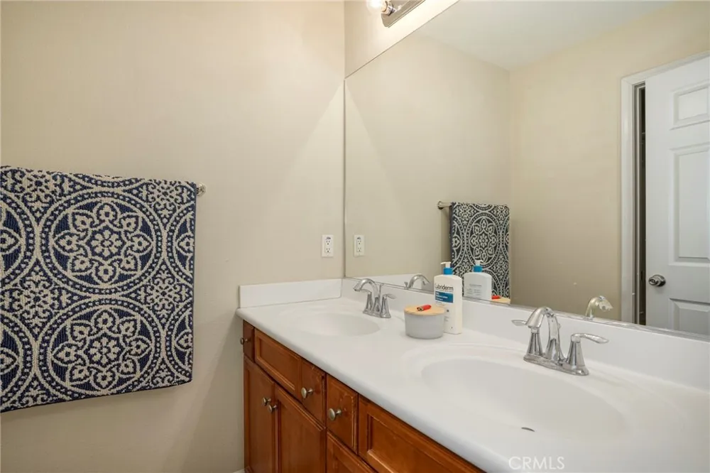31770 Paseo Bonito Castaic, CA 91384