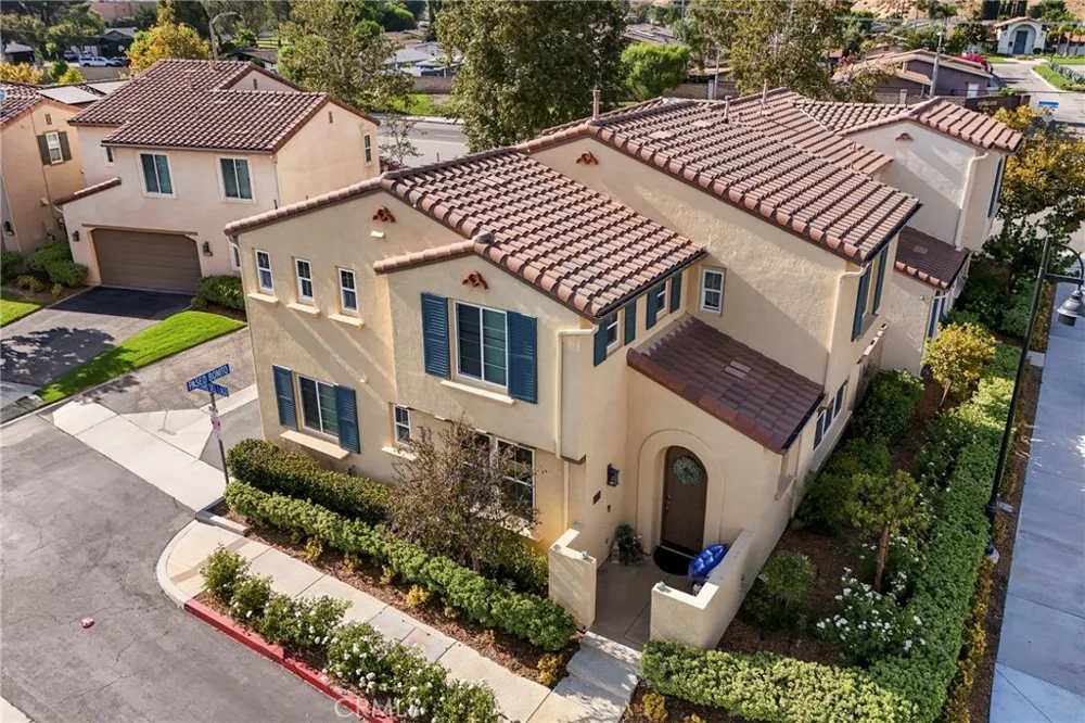 31770 Paseo Bonito Castaic, CA 91384