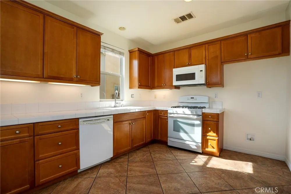 31770 Paseo Bonito Castaic, CA 91384
