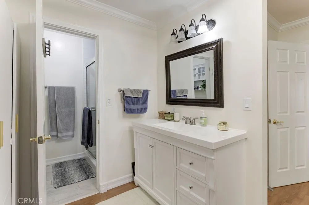 5334 Lindley Los Angeles, CA 91316