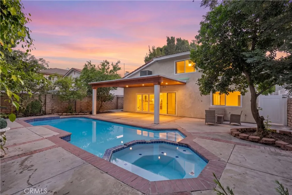 6221 Mammoth Valley Glen, CA 91401
