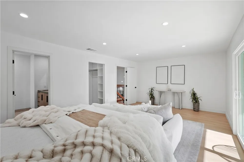6221 Mammoth Valley Glen, CA 91401